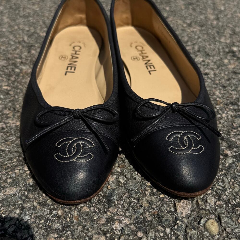 Authentic Chanel 37.5 Marine Dark Navy Blue (Like Black) Ballet Flats Caviar CC - Picture 10 of 15